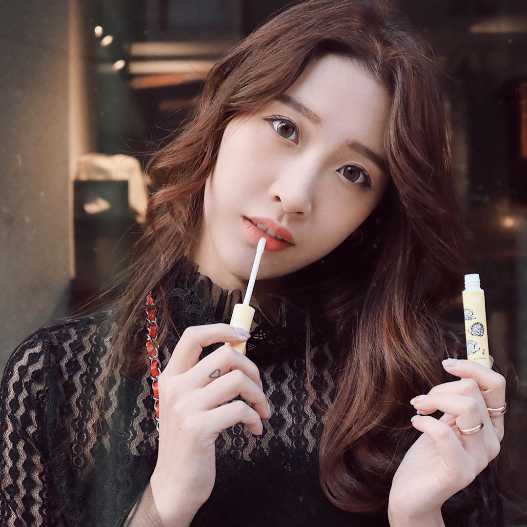 江柔璇Lauren 一雙美腿閃耀全場 完美比例讓你看了致敬-第1章-图片4