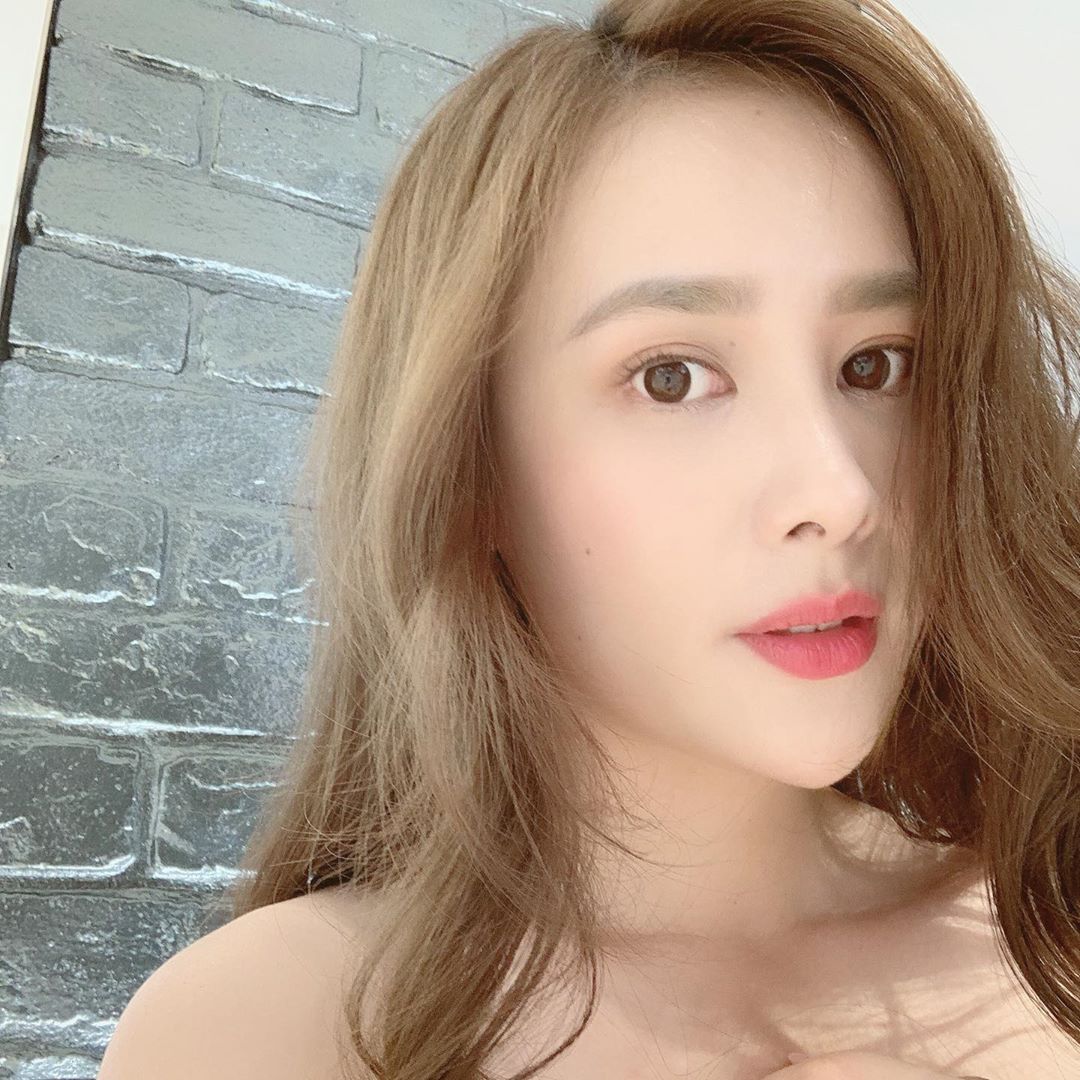 Rosie H 白皙臉蛋+正在發育中:絕對指日可待-第1章-图片10