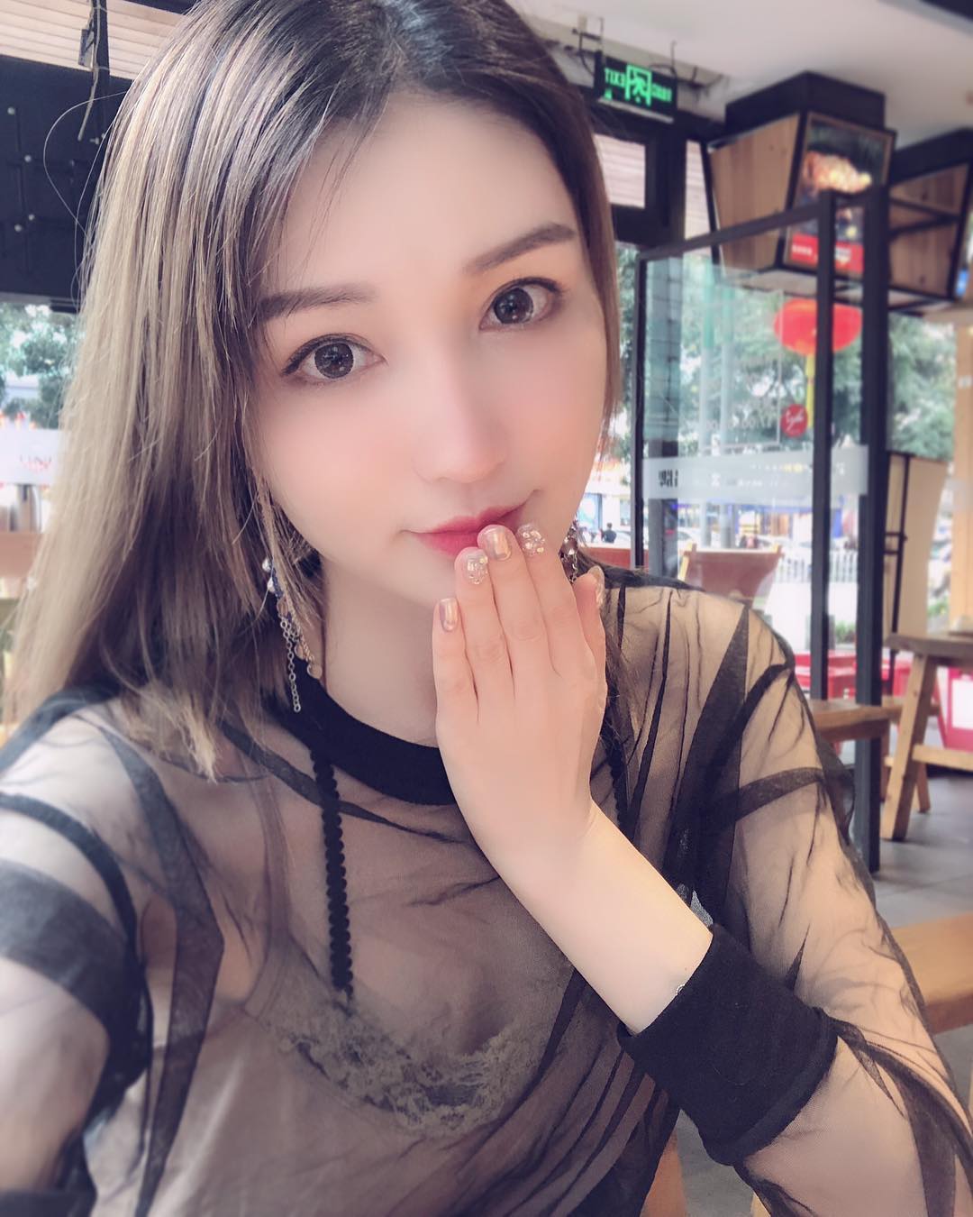 接我親親一個飛吻 Fei-第1章-图片9