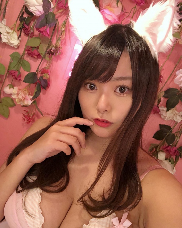 「胸圍高達一公尺！」超胸新人的歐派超有誠意！-第1章-图片13