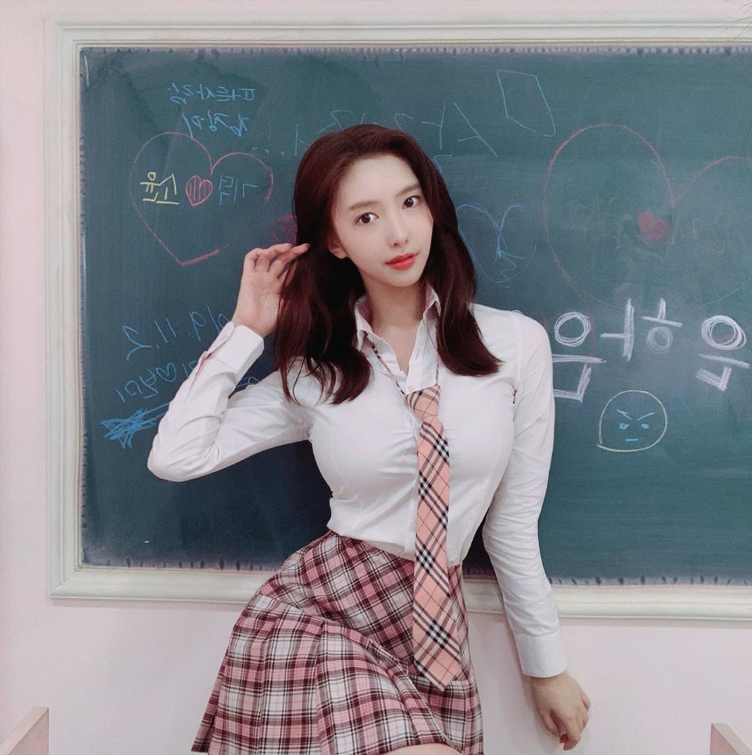 泡菜長髮妹巨砲身材藏不住！泳池畔放蕩耍騷「巨無霸牛奶饅頭」品質超優良：乳汁狂噴！-第1章-图片8