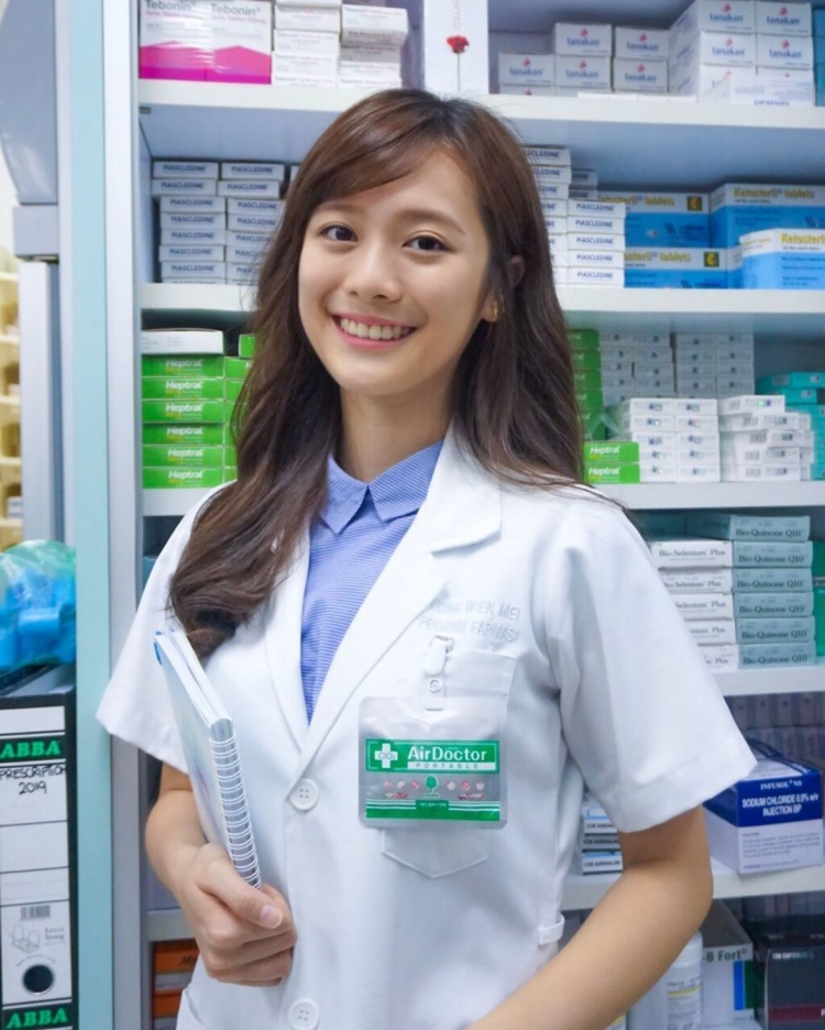 這位超甜藥師的笑容太犯規啦！-第1章-图片5