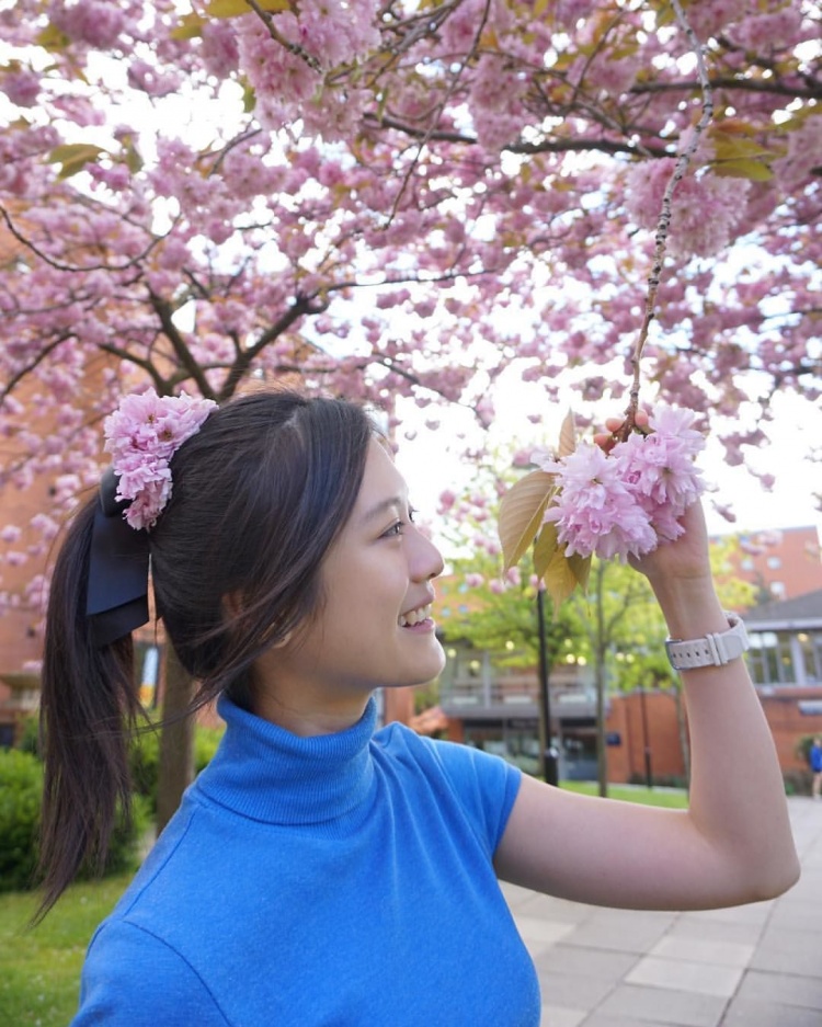 這位超甜藥師的笑容太犯規啦！-第1章-图片9