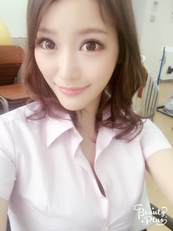 長腿版的明日花?!模特兒等級的長身正妹若菜奈央不管是長腿還是胸器都讓人目不轉睛!!-第1章-图片1