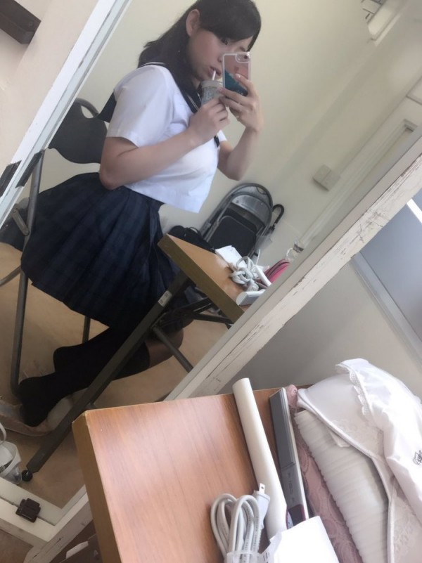 這...也未免太飽滿了吧!!最強輕熟女三島奈津子這衣服根本遮掩不住她的暴力身材!!-第1章-图片4