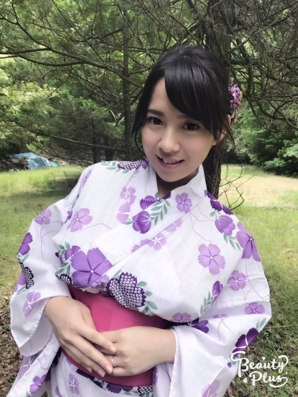 這...也未免太飽滿了吧!!最強輕熟女三島奈津子這衣服根本遮掩不住她的暴力身材!!-第1章-图片9