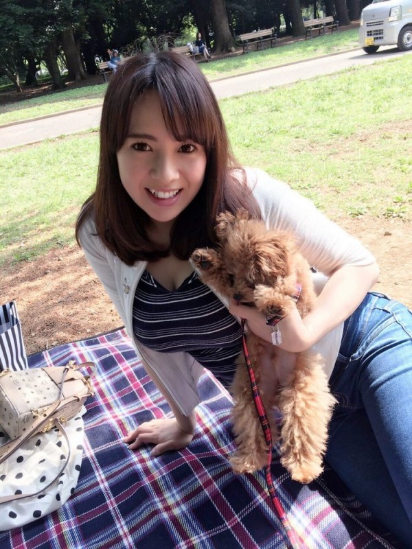 這...也未免太飽滿了吧!!最強輕熟女三島奈津子這衣服根本遮掩不住她的暴力身材!!-第1章-图片22