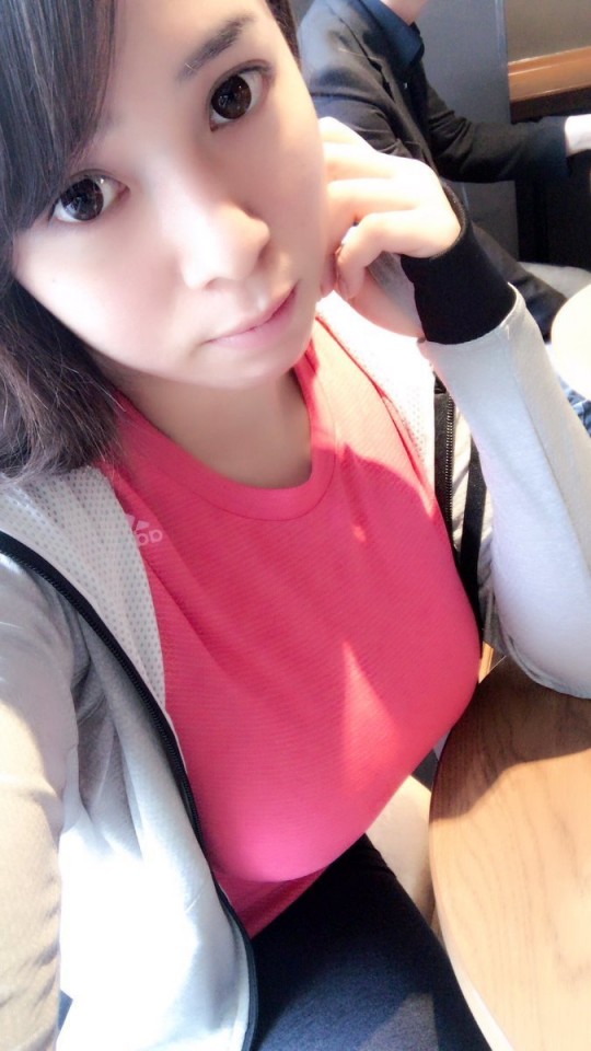 這...也未免太飽滿了吧!!最強輕熟女三島奈津子這衣服根本遮掩不住她的暴力身材!!-第1章-图片28