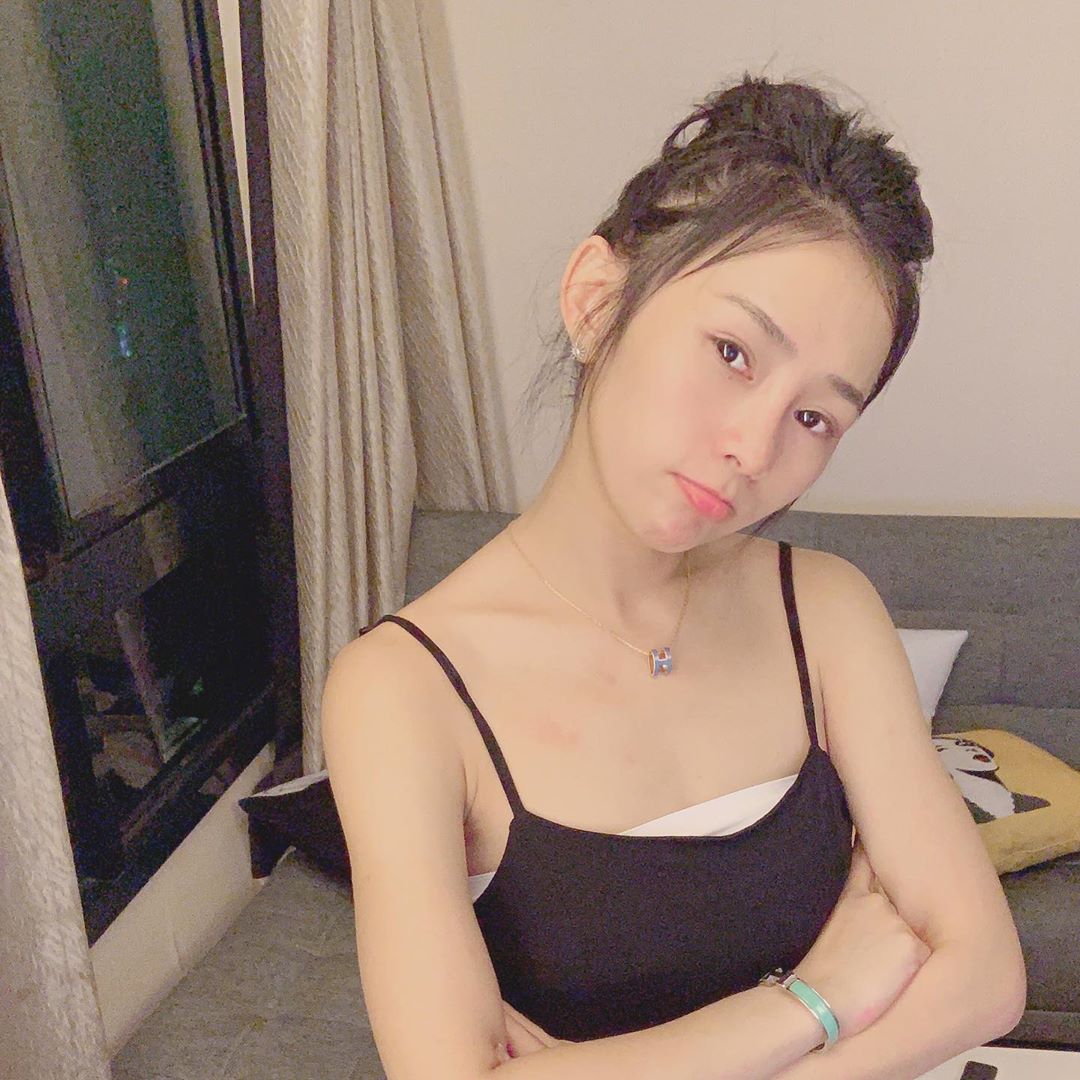 Joann's tempered face is featuring a tortuous extreme body.-第1章-图片2