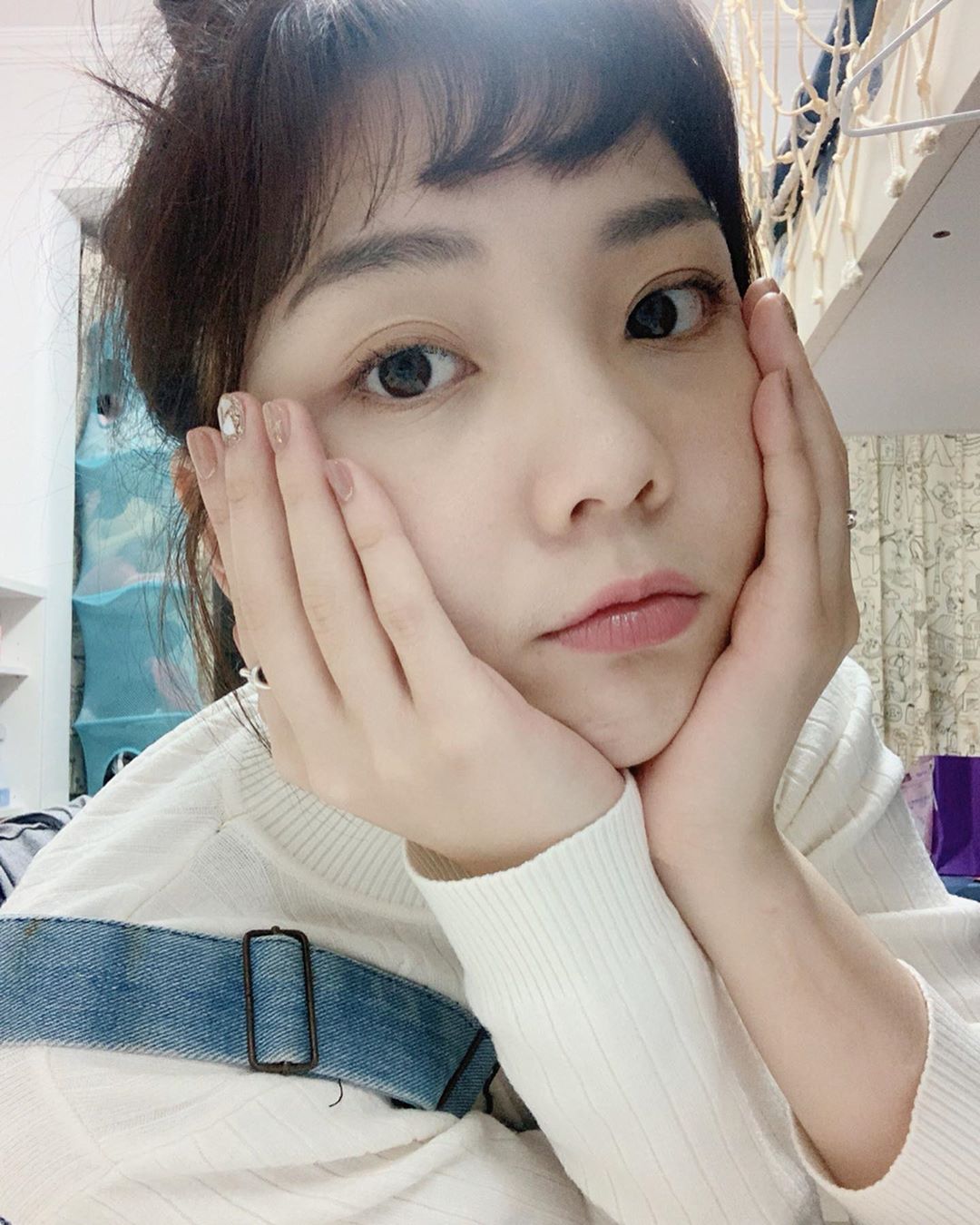 The beautiful face of the yellow ring was overturned for a second by electric dizziness.-第1章-图片3