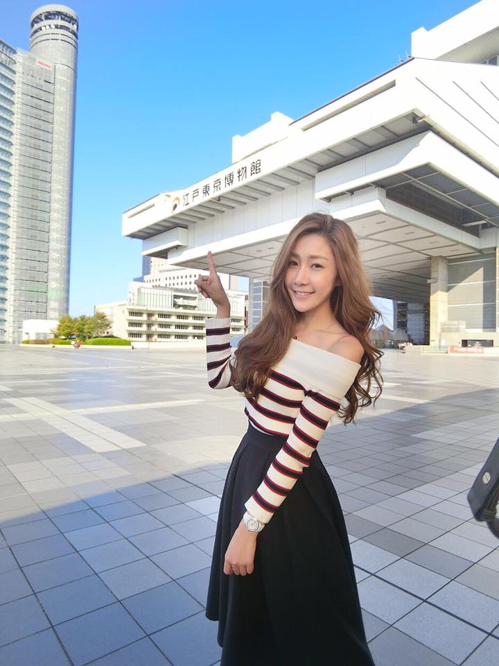 台灣大眼美女巨乳誘惑美豔自拍照-第1章-图片1