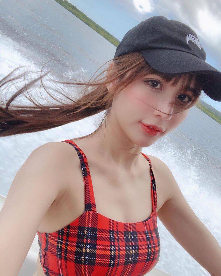 陳玉娥 月兒彎彎 人氣紅不讓的大馬「雞排妹」-第1章-图片11