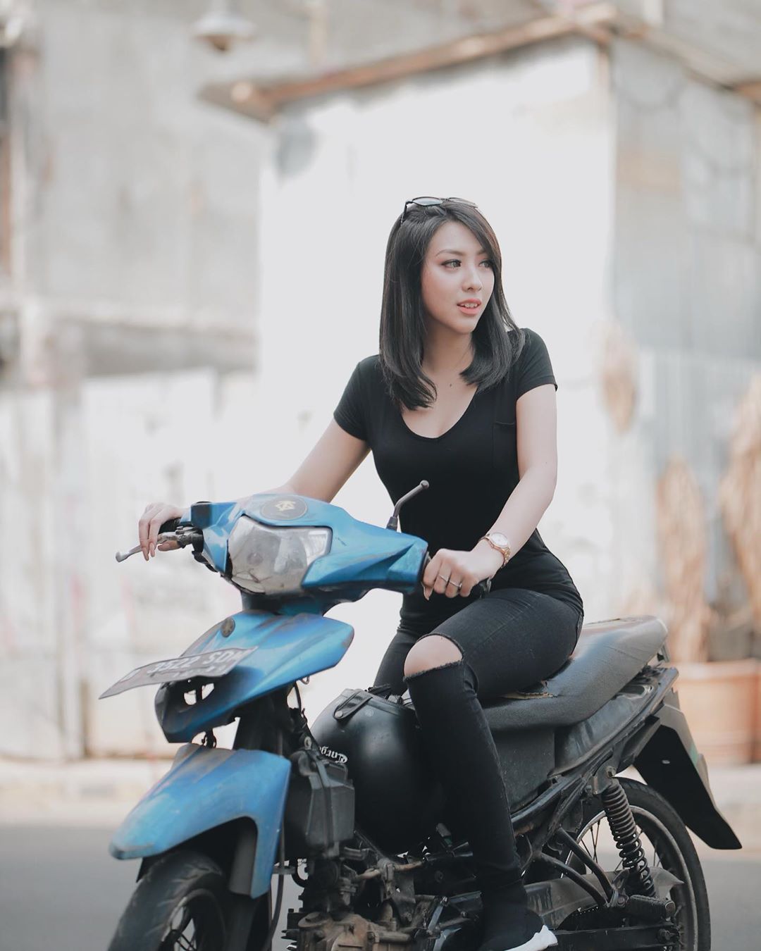 印尼正妹濃眉大眼 女騎士高速路94狂-第1章-图片6