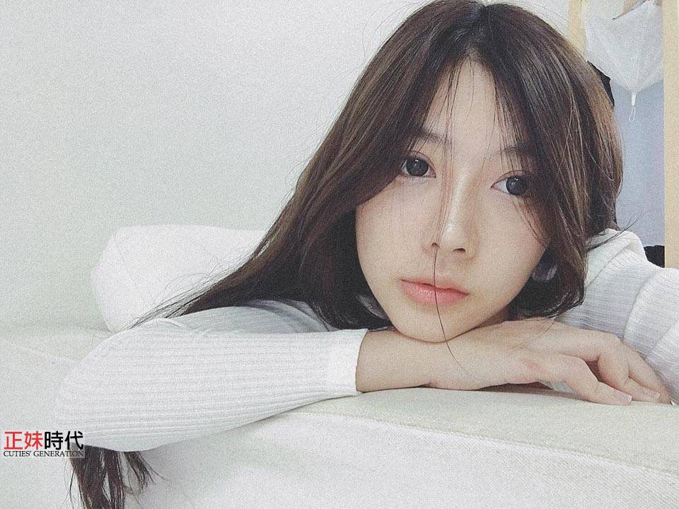 Charlslys 超清新空靈系泰國長髮美女麻豆-第1章-图片1