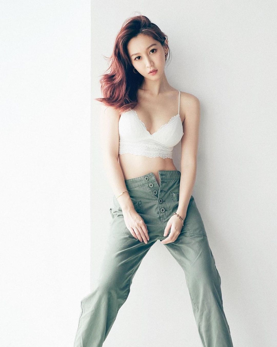 家有色貓 扯衫露胸-第1章-图片10