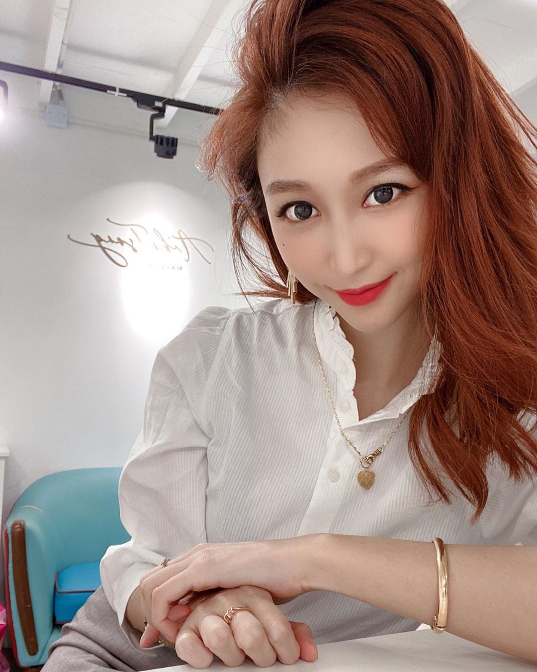 家有色貓 扯衫露胸-第1章-图片8