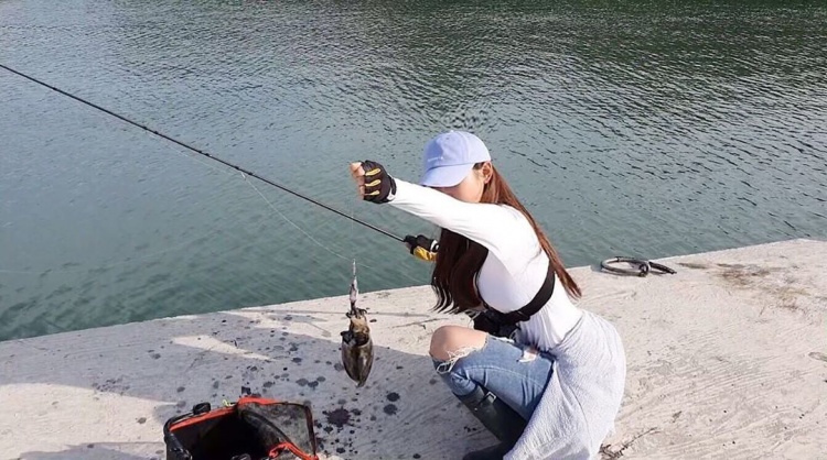 發現神秘頻道...大胸X魚妹～anglerjjung