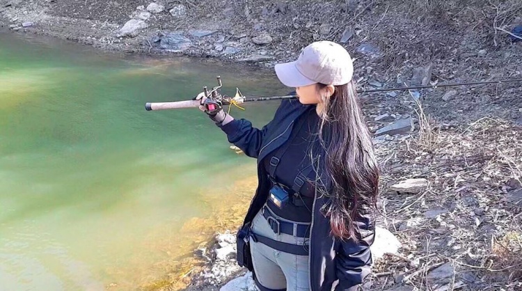 發現神秘頻道...大胸X魚妹～anglerjjung-第1章-图片9