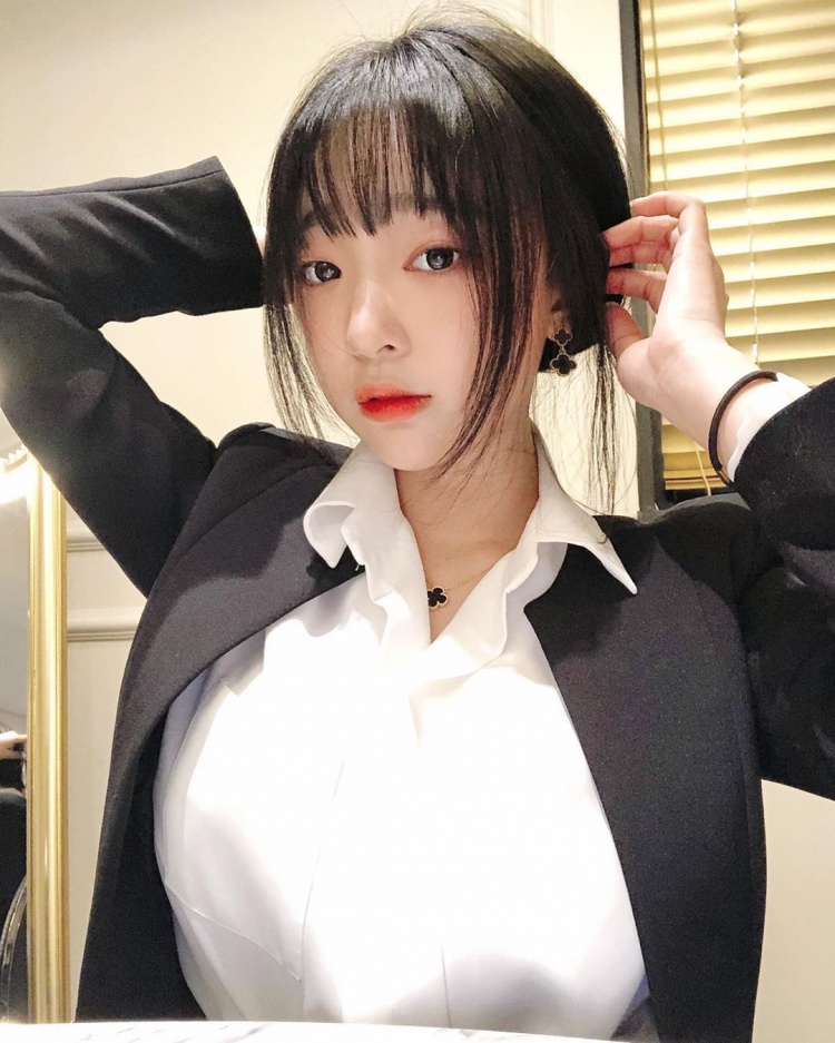 沙發上的超胸妹...啊嘶！～姜仁卿（강인경）-第1章-图片9
