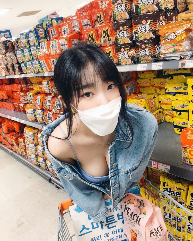 沙發上的超胸妹...啊嘶！～姜仁卿（강인경）-第1章-图片16