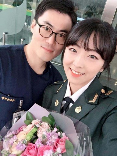 最美士官長！現在的女軍官都這麼騷嗎...私照大露飽滿「W奶」鄉民備好衛生紙：準備清槍-第1章-图片13