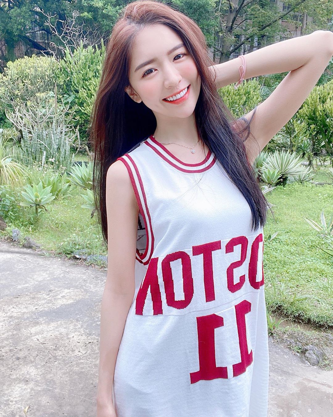 大馬女神張安琪露齒甜笑問︰「你喜歡喝椰子水嗎？」-第1章-图片11