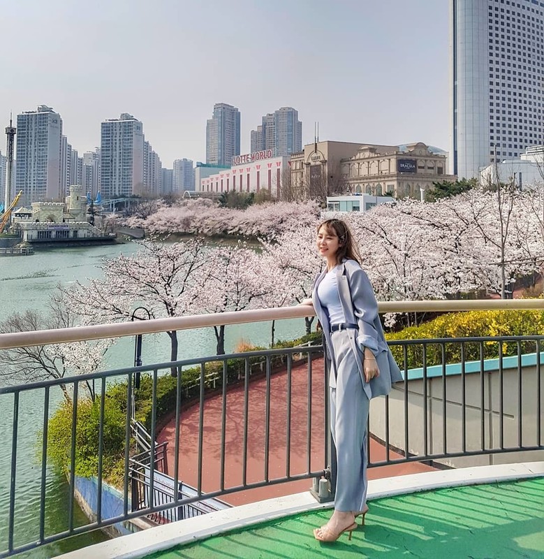 韓國網美Kimvely家中穿貼身上衣自拍上衣被撐出不科學曲線畫面太震撼-第1章-图片10