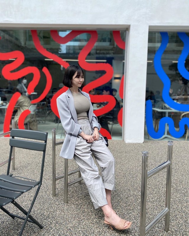 韓國網美Kimvely家中穿貼身上衣自拍上衣被撐出不科學曲線畫面太震撼-第1章-图片25