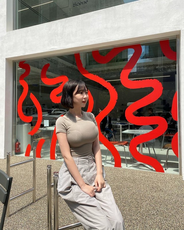 韓國網美Kimvely家中穿貼身上衣自拍上衣被撐出不科學曲線畫面太震撼-第1章-图片27