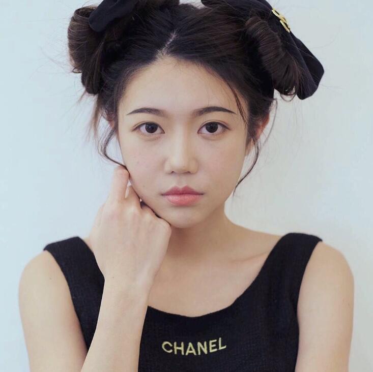 專業「正妹刺青師」化身爆乳小護士！工作中低胸大露「白皙嫩奶」太火辣！-第1章-图片7