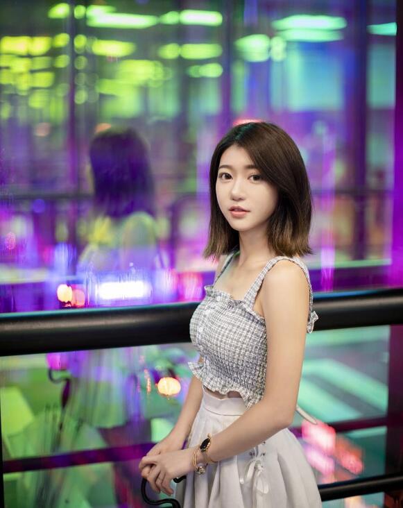 專業「正妹刺青師」化身爆乳小護士！工作中低胸大露「白皙嫩奶」太火辣！-第1章-图片9