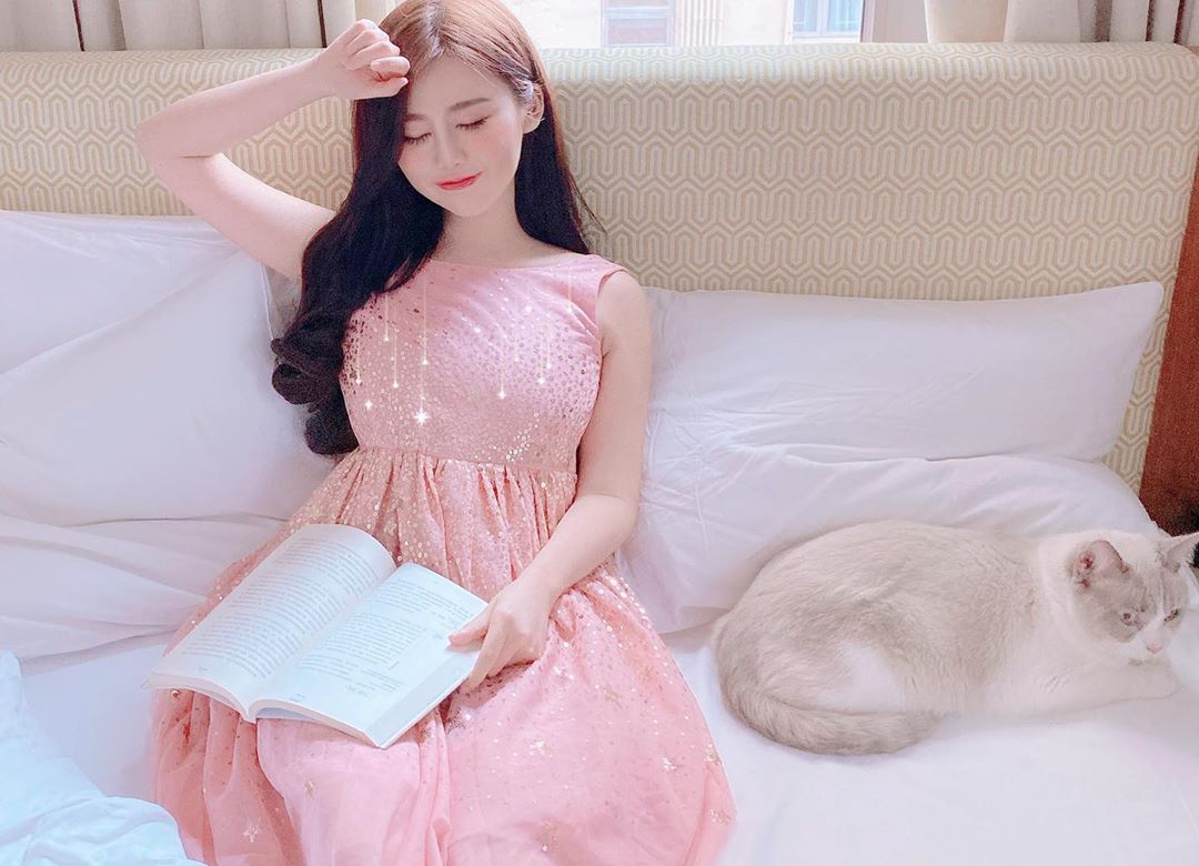 超正空姐Albee掉雙球！巨無霸身材引暴動-第1章-图片14