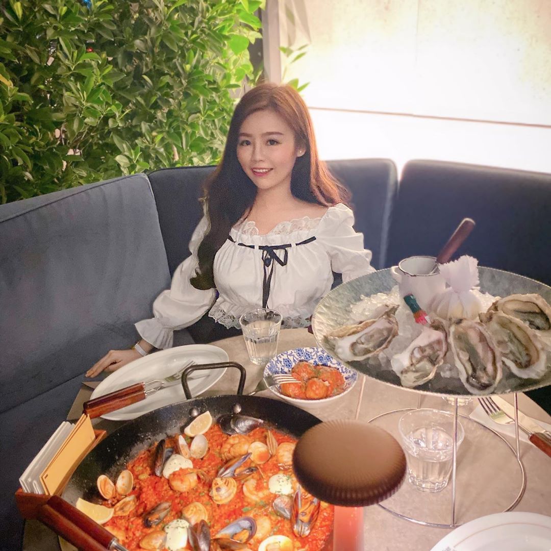 超正空姐Albee掉雙球！巨無霸身材引暴動-第1章-图片16