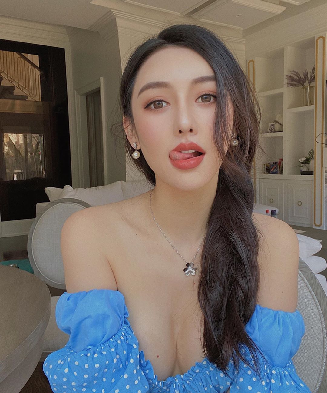 加拿大版「昆淩+ Angelababy 成熟體」還會駱駝蹄-第1章-图片18