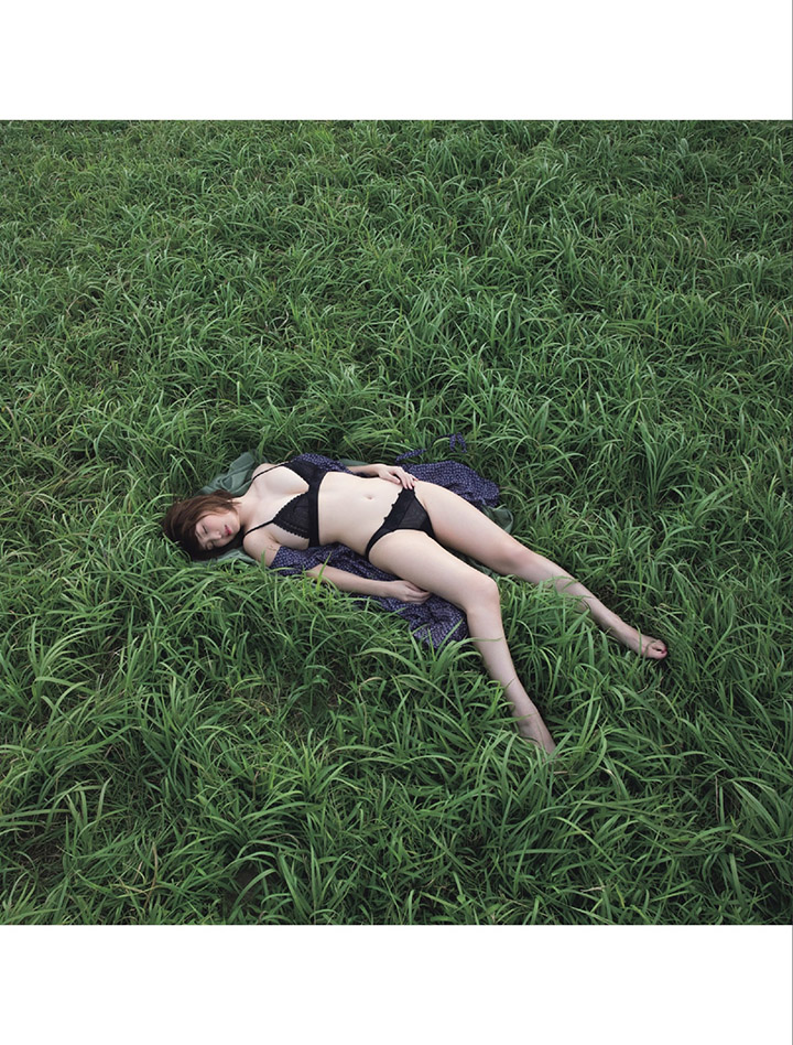 鹽地美澄側身半裸房圓渾F奶帶來前女主播的美魔女魅力-第1章-图片28