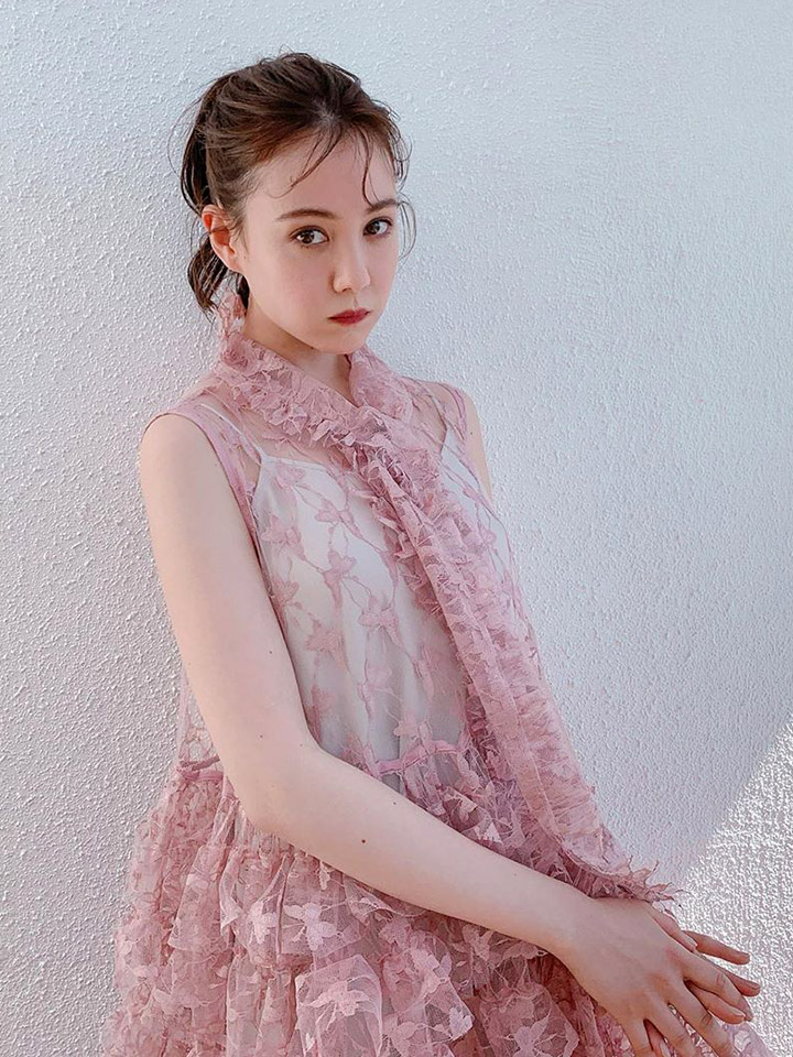 特林德爾玲奈日劇演出中以性感寫真展示混血美貌一流身材-第1章-图片24