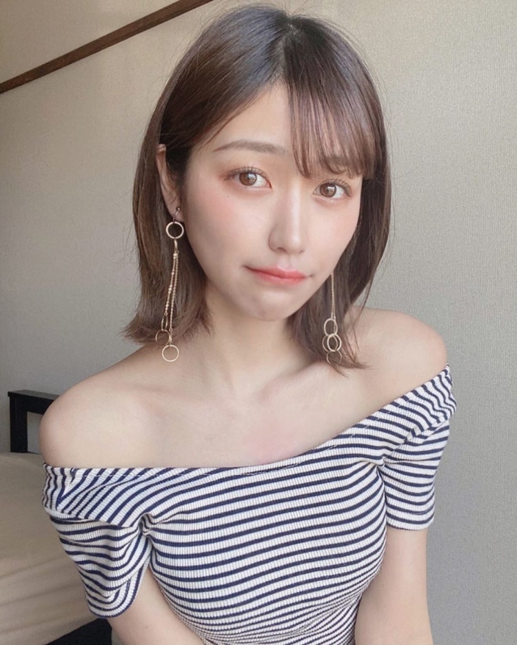 才22歲的正妹成衣業者！-第1章-图片1