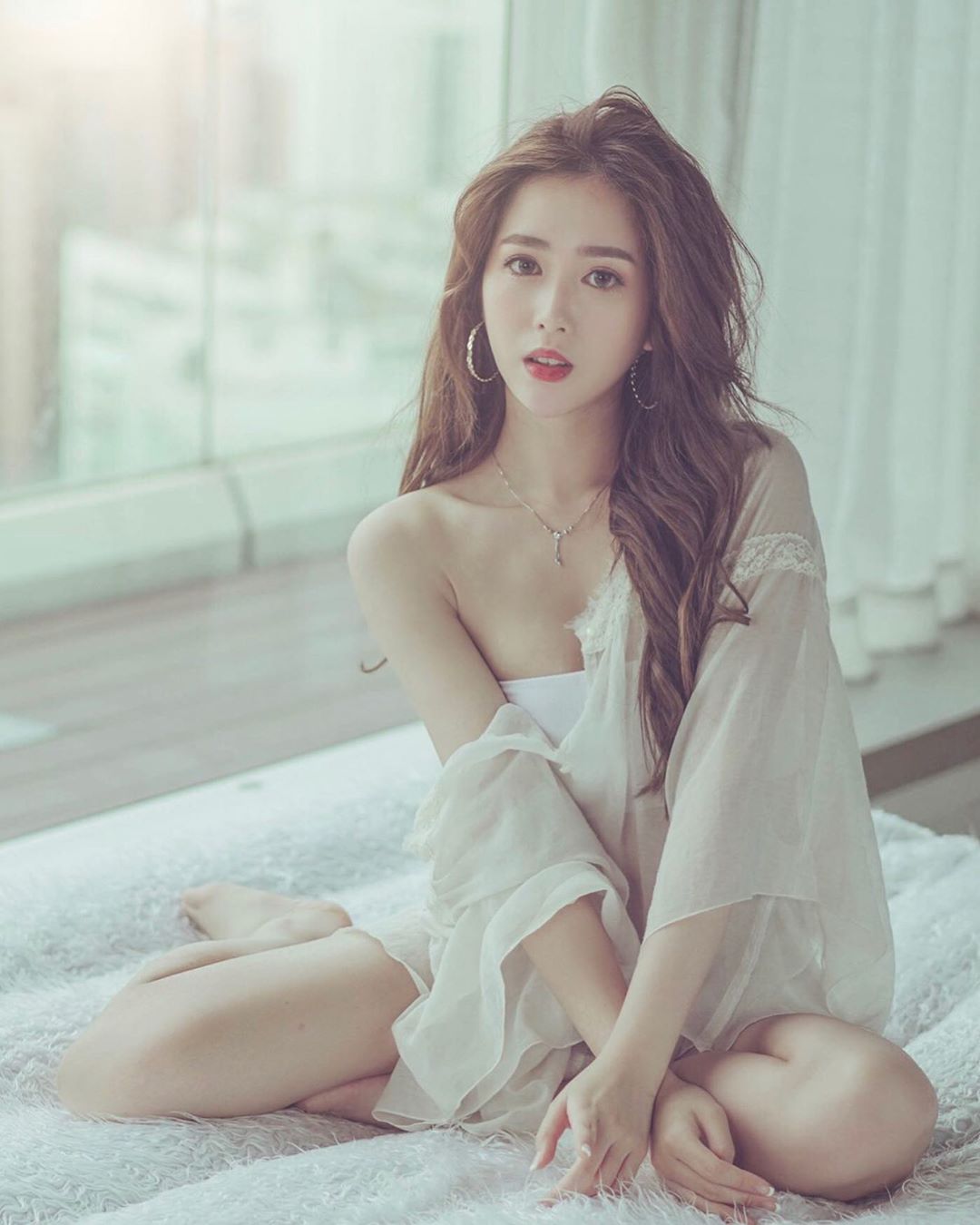 香港辣模伊琳深V傳授「浴袍式」-第1章-图片12