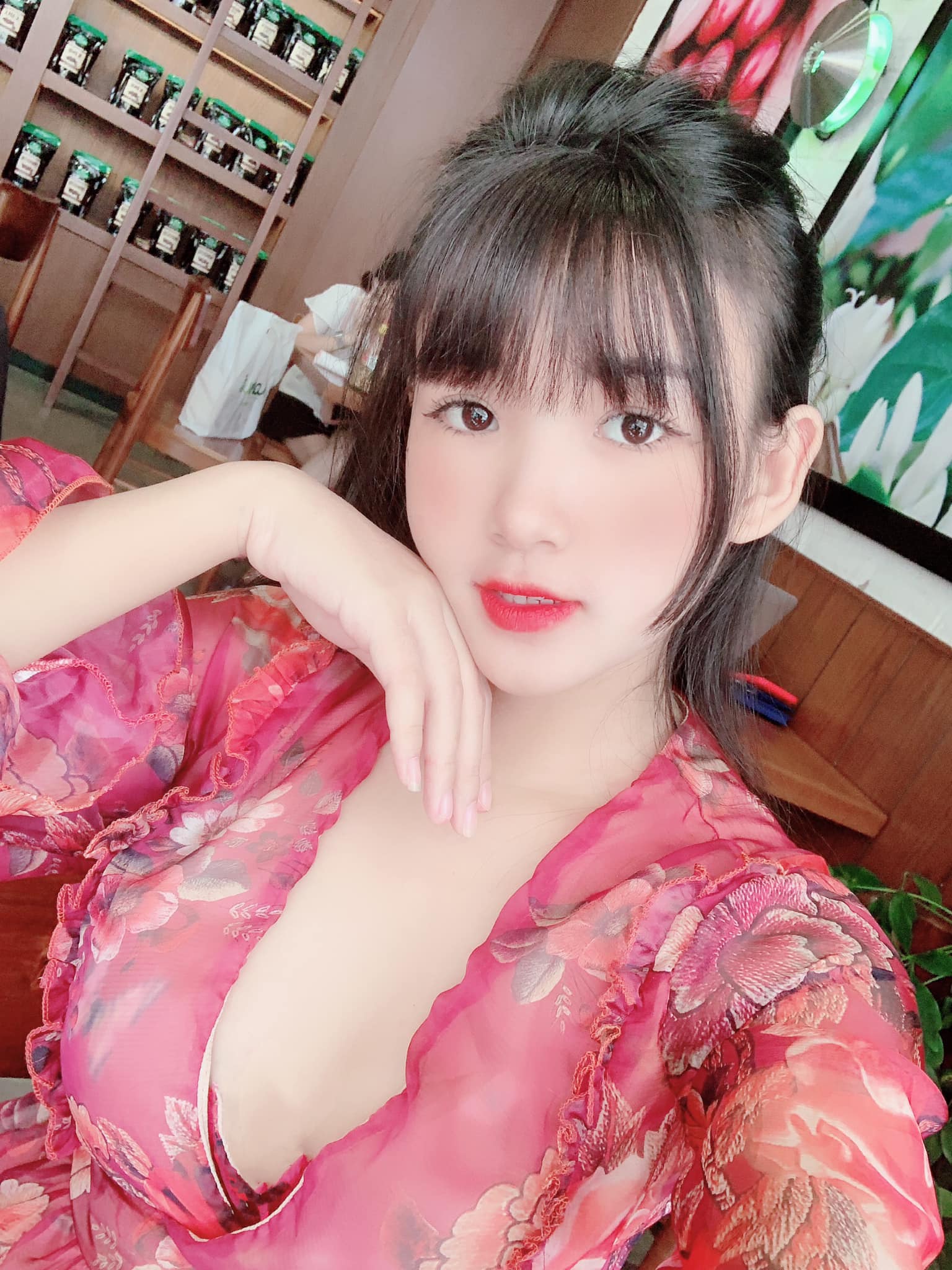 越南眼鏡妻 anne 性感秘書 LOOK 凸顯知性美-第1章-图片2