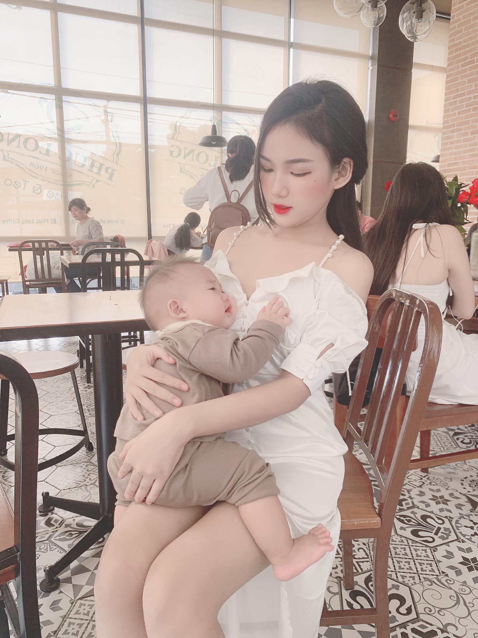 越南眼鏡妻 anne 性感秘書 LOOK 凸顯知性美-第1章-图片13