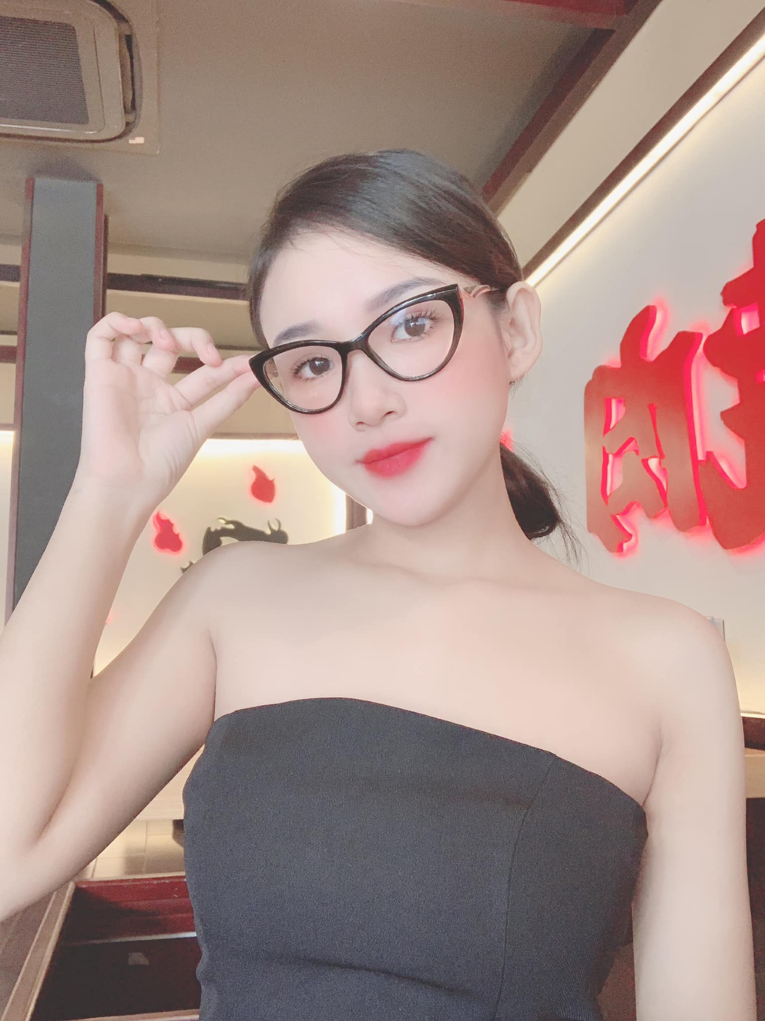 越南眼鏡妻 anne 性感秘書 LOOK 凸顯知性美-第1章-图片14