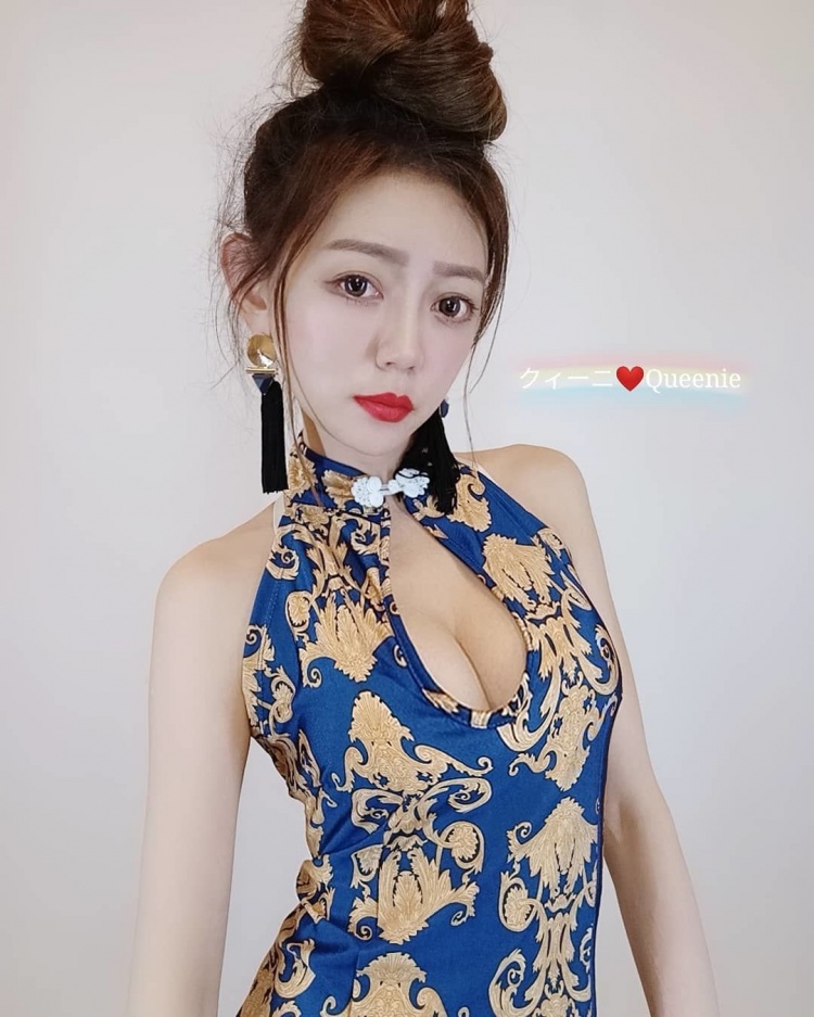 日文老師買零食露出「超巨長輩」-第1章-图片6