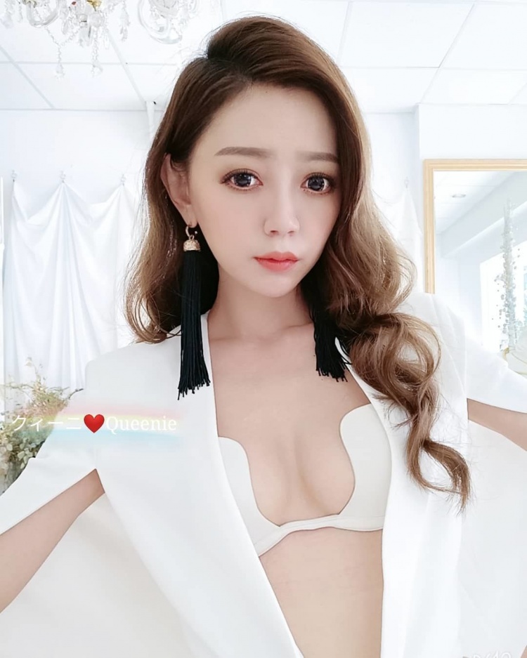 日文老師買零食露出「超巨長輩」-第1章-图片7