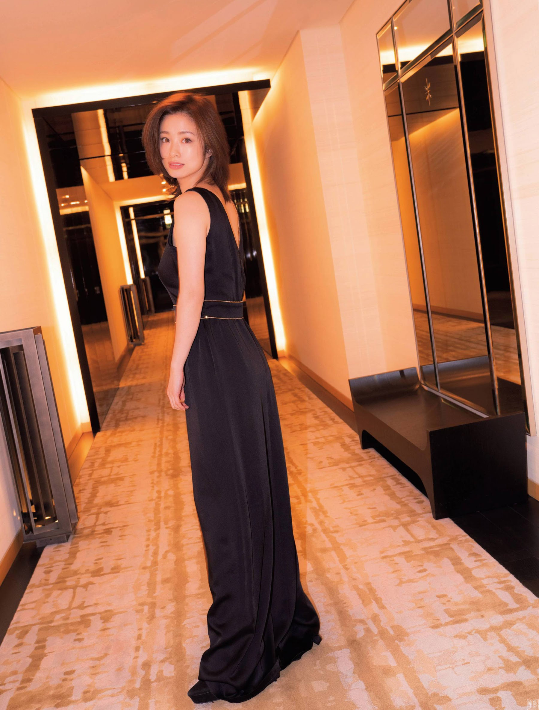 ２児の母、上戸彩が神々しいほど美しいドレス姿で胸の谷間を魅せる-第1章-图片5