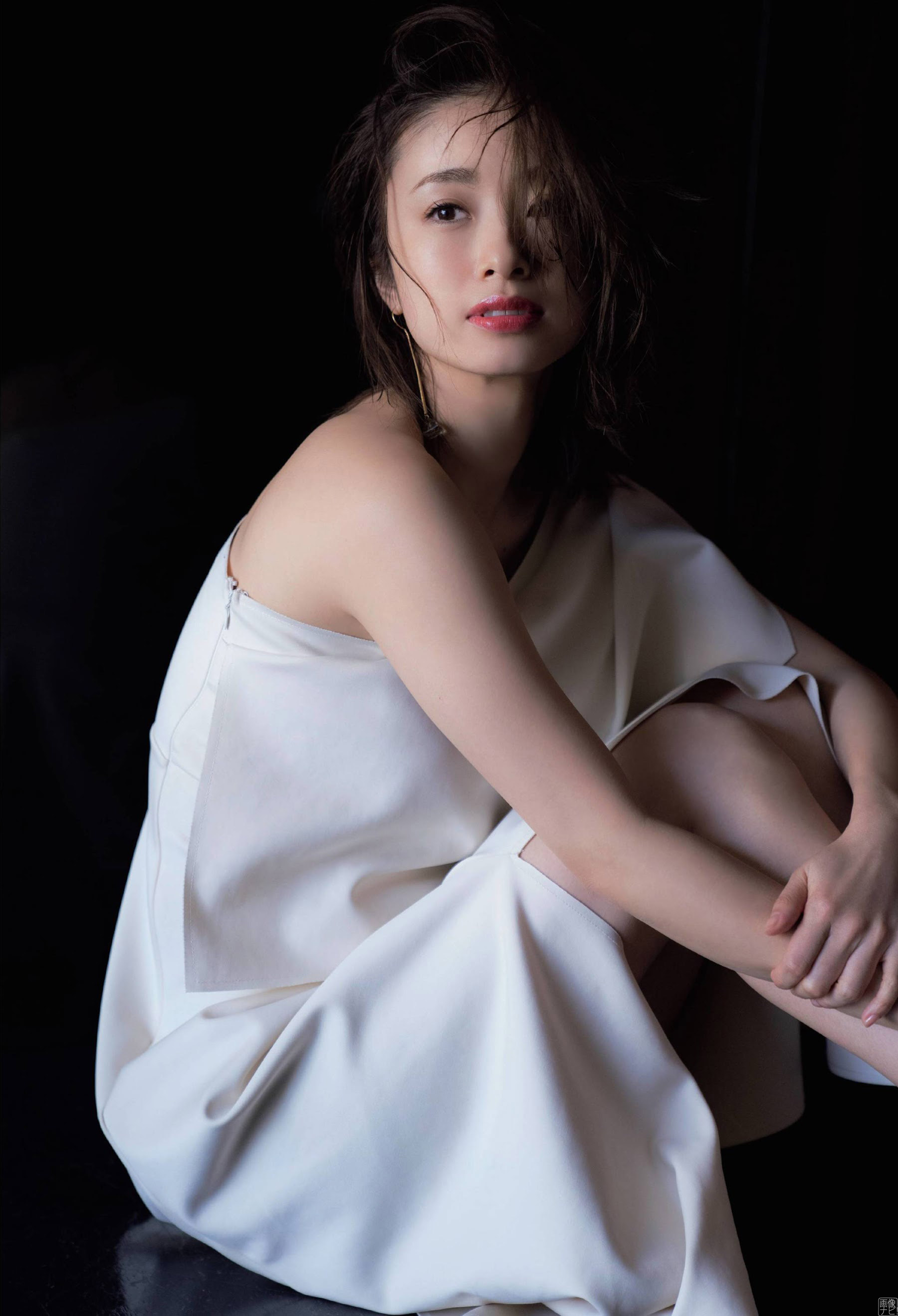 ２児の母、上戸彩が神々しいほど美しいドレス姿で胸の谷間を魅せる-第1章-图片7