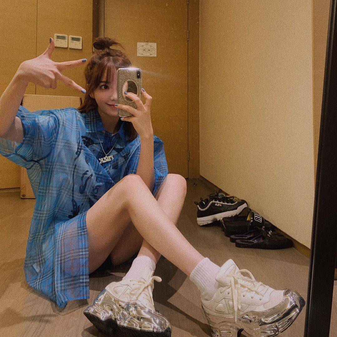 網拍界仙女老闆娘「喜哥」蜂腰翹臀自己當麻豆穩賺不虧！-第1章-图片11