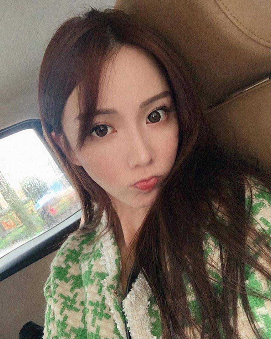 網拍界仙女老闆娘「喜哥」蜂腰翹臀自己當麻豆穩賺不虧！-第1章-图片12