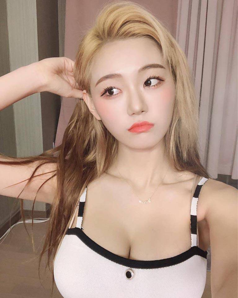 南韓直播正妹 빛베리 Berry「霸氣身材」嚇翻網友！-第1章-图片1