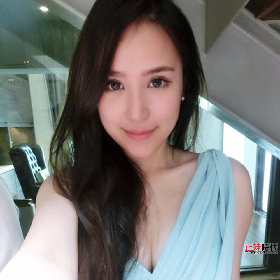 張心恬 Estee 「最正大馬OL」魔鬼身材太有魅力了-第1章-图片1