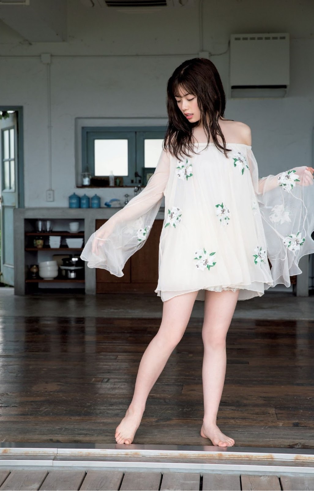 新生代受矚目女星小芝風花 白嫩肌超誘人-第1章-图片5